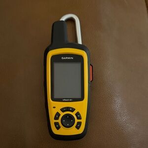 Garmin inReach SE+ GPS in Yellow and Black
